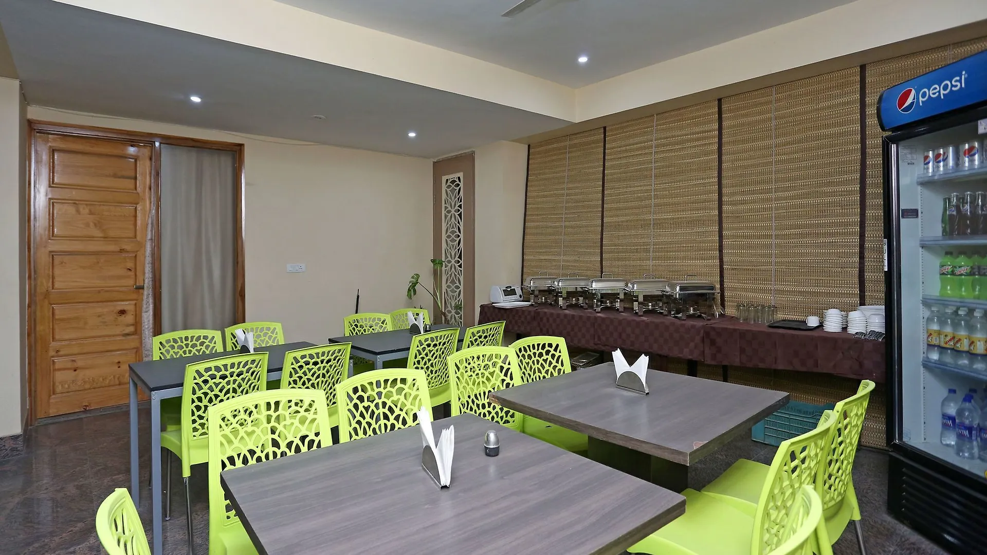Oyo 14444 Jmk House Hotell Gurgaon