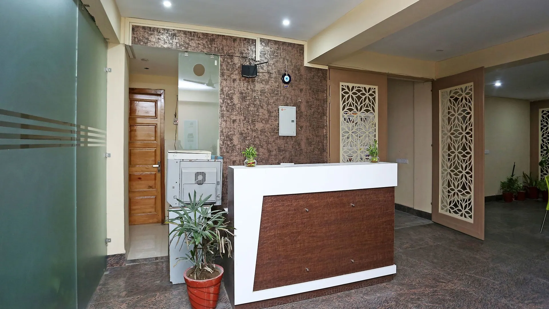 Oyo 14444 Jmk House Hotell Gurgaon