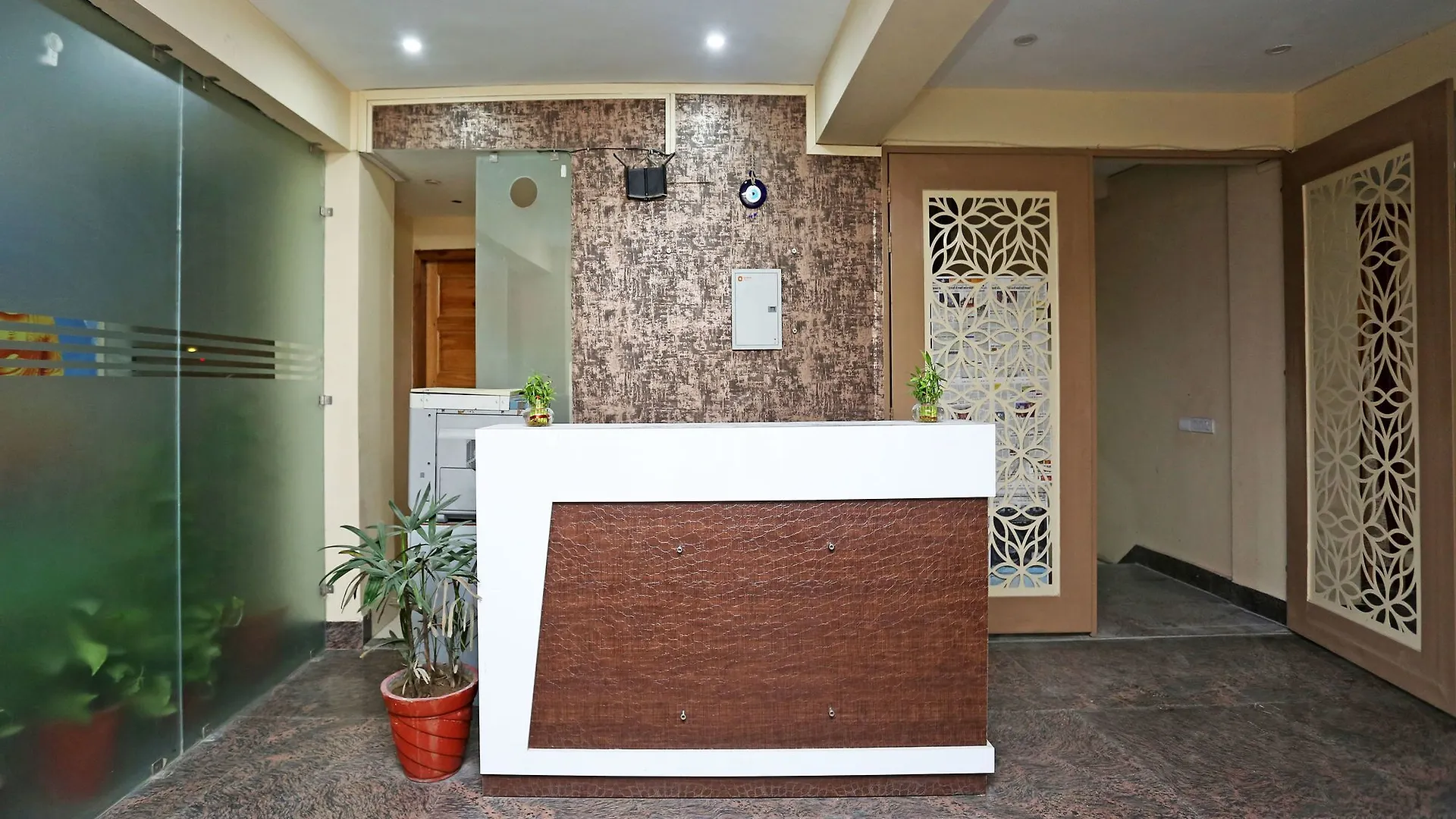 Oyo 14444 Jmk House Hotell Gurgaon 3*,  Indien